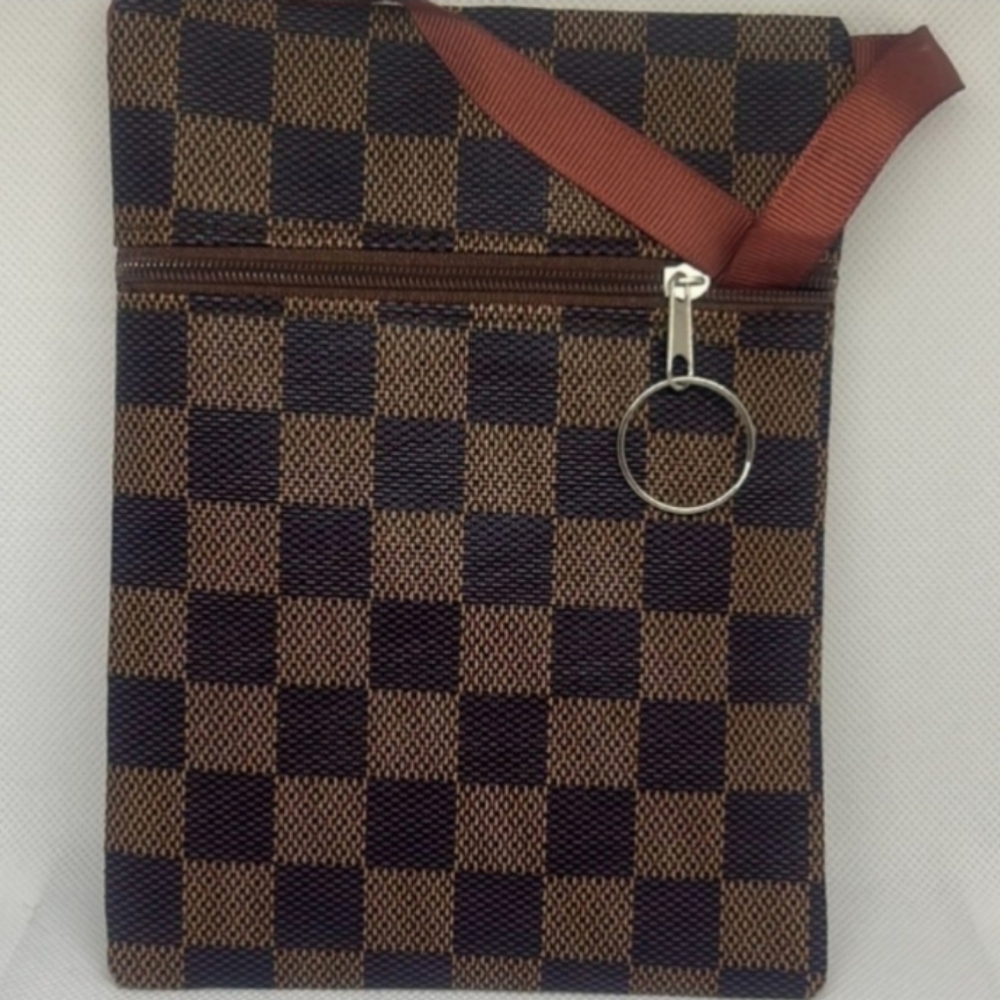 NWT Designer look Brown Check Crossbody Bag Brown zip close approx 6”x 7” NEW